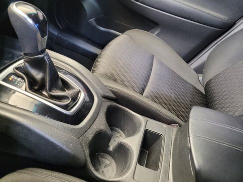 Used 2018 Nissan Rogue S image 26