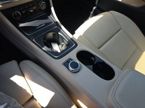 Used 2019 Mercedes-Benz CLA 250 4MATIC image 32
