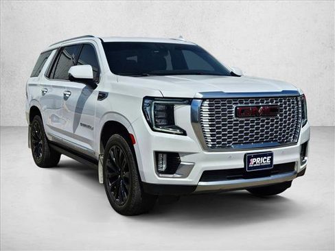Used 2021 GMC Yukon Denali w/ Denali Premium Package AWD/4WD image 3