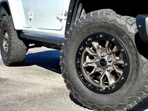 Used 2021 Jeep Wrangler Unlimited Rubicon image 2