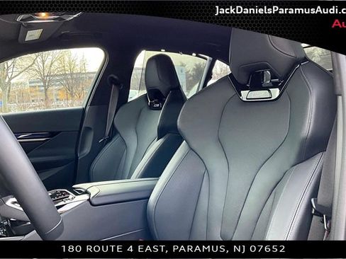 Used 2025 BMW M5 w/ Carbon Package image 18