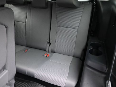 Used 2023 Toyota Highlander L image 22