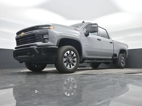 Used 2024 Chevrolet Silverado 2500 Custom w/ Custom Convenience Package AWD/4WD image 25