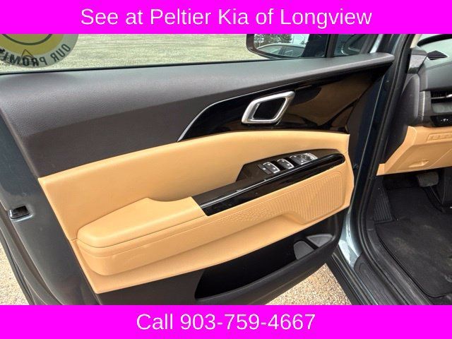 Used 2024 Kia Carnival EX FWD image 14