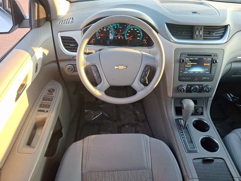 Used 2017 Chevrolet Traverse LS FWD image 12