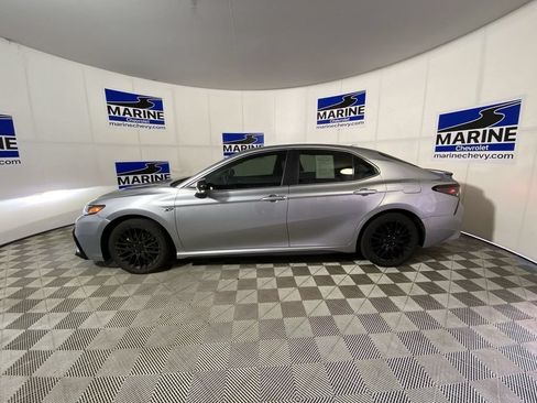 Used 2024 Toyota Camry SE w/ Cold Weather Package FWD image 13