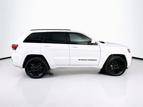 Used 2022 Jeep Grand Cherokee Laredo X AWD/4WD image 26