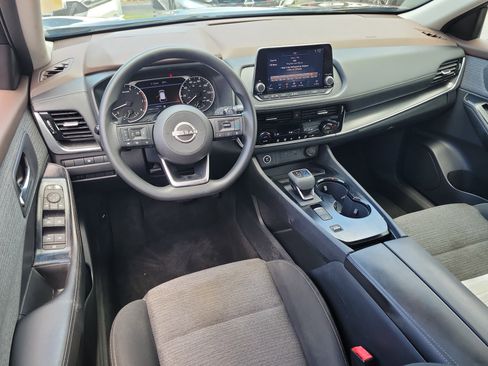 Certified 2022 Nissan Rogue SV FWD image 15