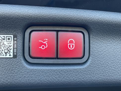 New 2026 Mercedes-Benz C 300 Sedan image 12