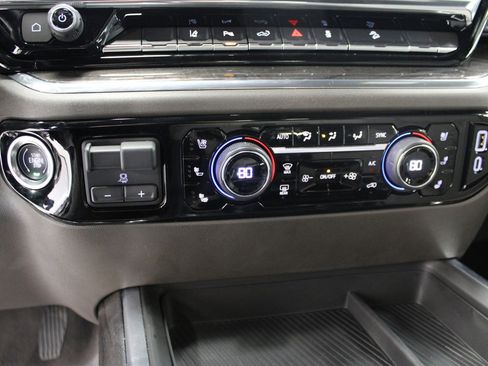 Used 2025 Chevrolet Silverado 2500 LTZ w/ LTZ Plus Package image 34