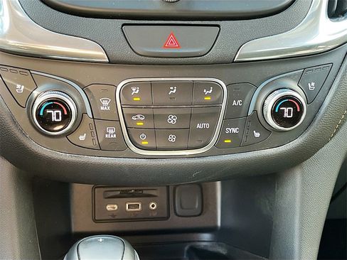 Used 2020 Chevrolet Equinox Premier image 16