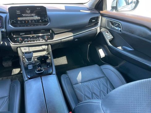 Certified 2023 Nissan Rogue Platinum w/ Platinum Premium Package AWD/4WD image 10