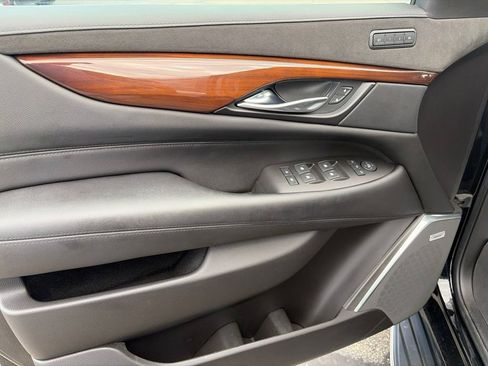 Used 2019 Cadillac Escalade Premium Luxury AWD/4WD image 10