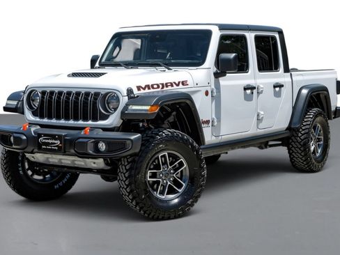 Used 2024 Jeep Gladiator Mojave w/ Convenience Group AWD/4WD image 4