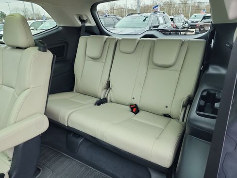 Certified 2024 Subaru Ascent Limited w/ Technology Package image 12