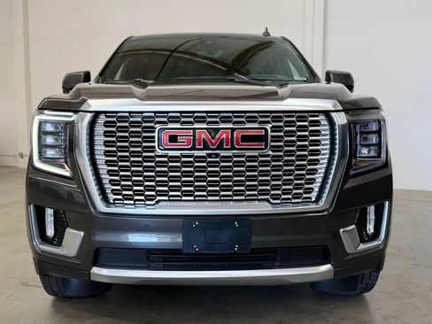 Used 2021 GMC Yukon Denali w/ Denali Premium Package AWD/4WD image 4