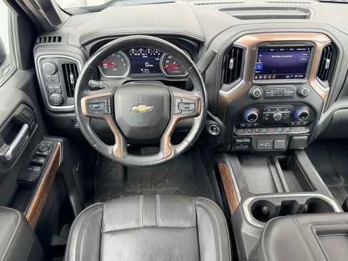 Used 2019 Chevrolet Silverado 1500 High Country w/ Technology Package AWD/4WD image 18