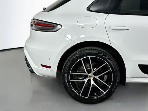 Certified 2025 Porsche Macan AWD/4WD image 13