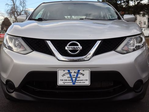 Used 2018 Nissan Rogue Sport S image 13