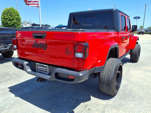 Used 2023 Jeep Gladiator Sport AWD/4WD image 4