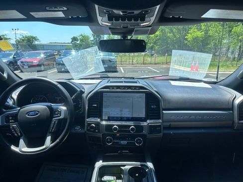 Used 2022 Ford F350 Platinum w/ Tremor Off-Road Package AWD/4WD image 27