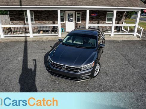 Used 2018 Volkswagen Passat 2.0T SE image 3