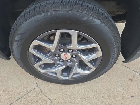 Used 2022 GMC Sierra 1500 SLT w/ SLT Convenience Package image 10