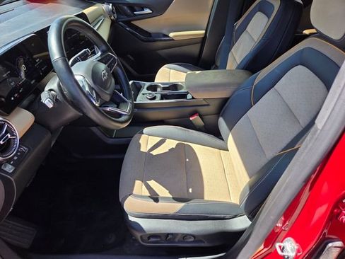 Certified 2025 Chevrolet Equinox ACTIV w/ Safety and Technology Package image 10