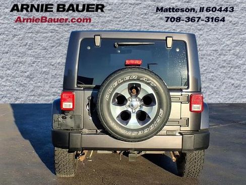 Used 2018 Jeep Wrangler Unlimited Sahara w/ Connectivity Group image 8