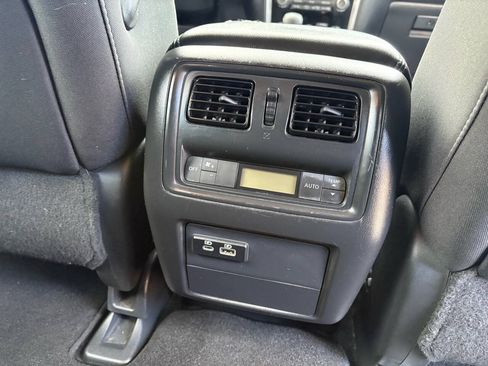 Used 2020 Nissan Pathfinder SV FWD image 24