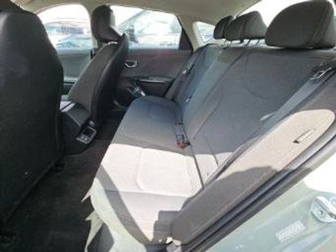 Used 2025 Kia K4 LXS image 17