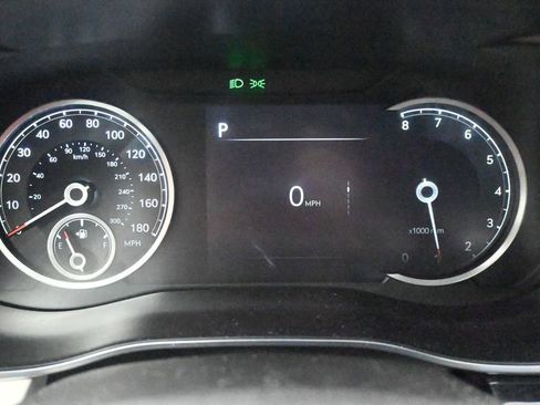 Used 2025 Genesis G70 2.5T image 14