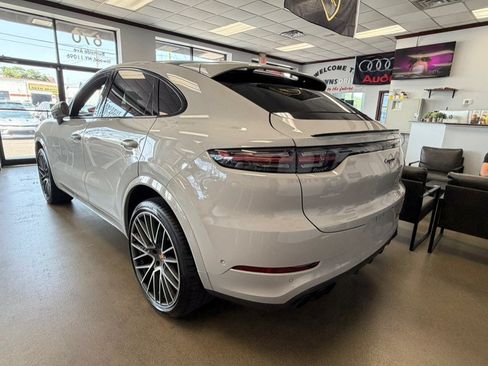 Used 2023 Porsche Cayenne Platinum Edition AWD/4WD image 11