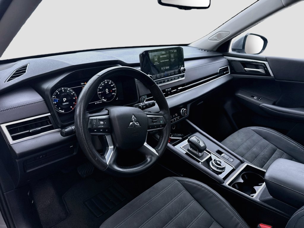 Used 2023 Mitsubishi Outlander SE FWD image 10