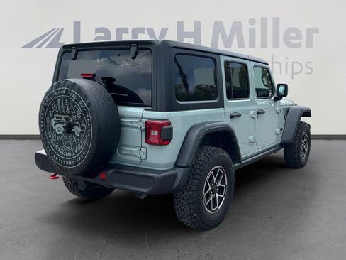 Used 2024 Jeep Wrangler Unlimited Rubicon w/ Safety Group AWD/4WD image 5