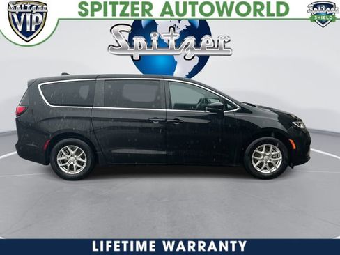 New 2026 Chrysler Pacifica Select FWD image 10