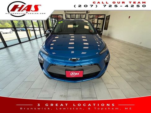 Used 2022 Chevrolet Bolt EUV LT w/ Convenience Package FWD image 9