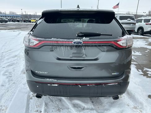 Used 2017 Ford Edge SE image 6