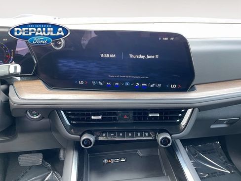 Used 2025 Chevrolet Tahoe High Country AWD/4WD image 14