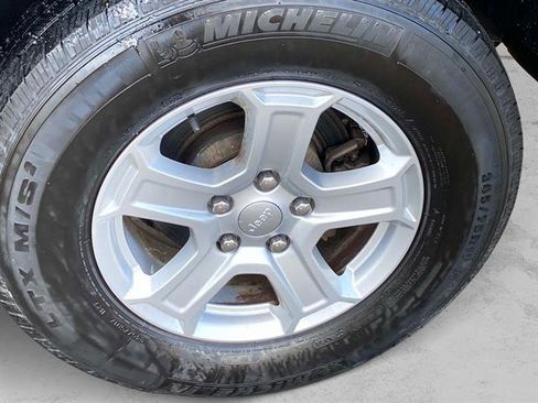 Used 2019 Jeep Wrangler Sport image 27