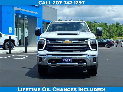 Used 2025 Chevrolet Silverado 3500 LTZ AWD/4WD image 2