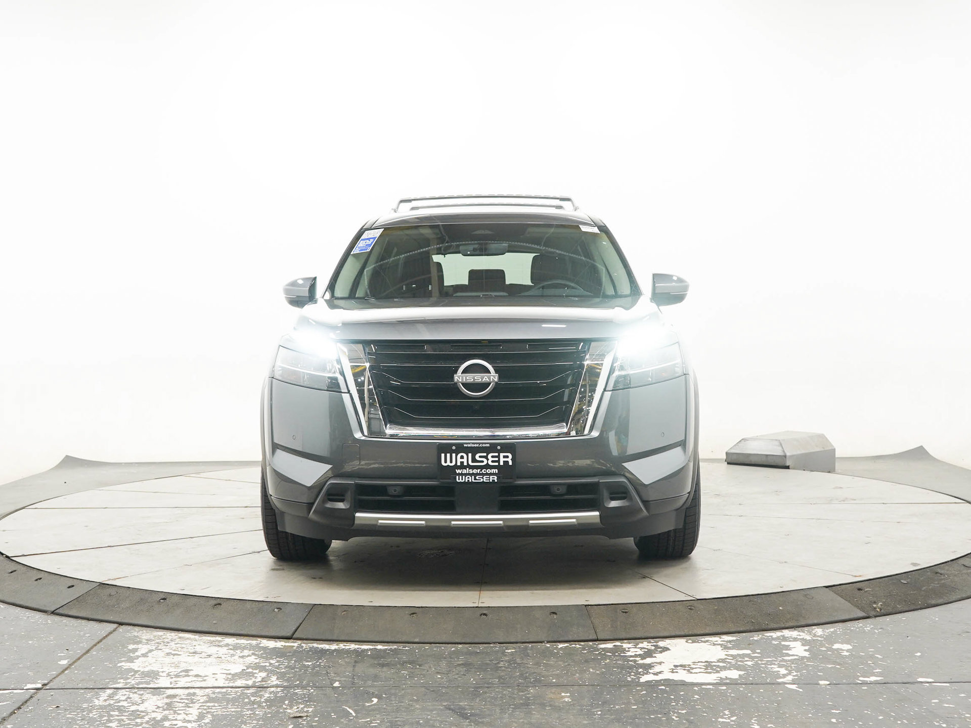 Used 2024 Nissan Pathfinder SL AWD/4WD image 8