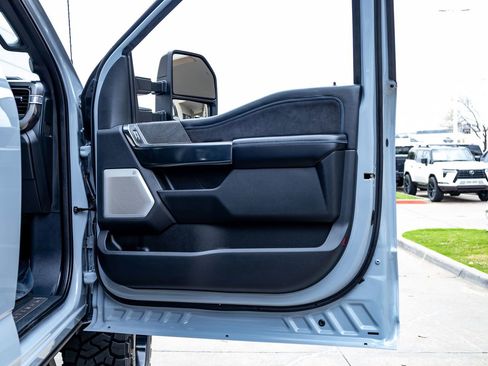 Used 2025 Ford F350 Platinum AWD/4WD image 36