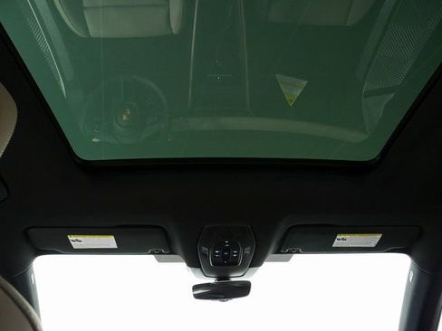 New 2026 Porsche Macan 4S Electric AWD/4WD image 21