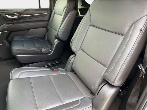 Used 2023 GMC Yukon XL Denali AWD/4WD image 30