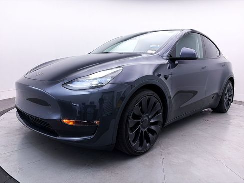 Used 2021 Tesla Model Y Performance image 12