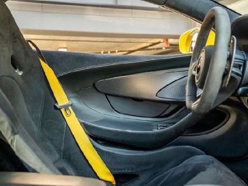 Used 2018 McLaren 570S Coupe RWD image 21