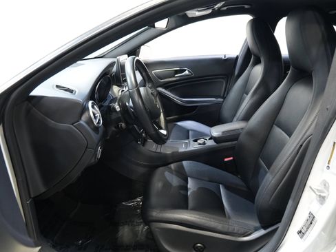 Used 2015 Mercedes-Benz CLA 250 image 30