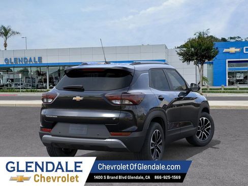 New 2026 Chevrolet TrailBlazer LT w/ LT Cold Weather Package FWD image 4