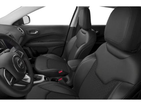 Used 2018 Jeep Compass Latitude w/ Cold Weather Group AWD/4WD image 12